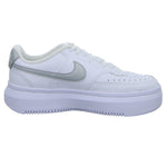 Lade das Bild in den Galerie-Viewer, Nike Sportschuh Training Nike Court Vision Alta LTR

